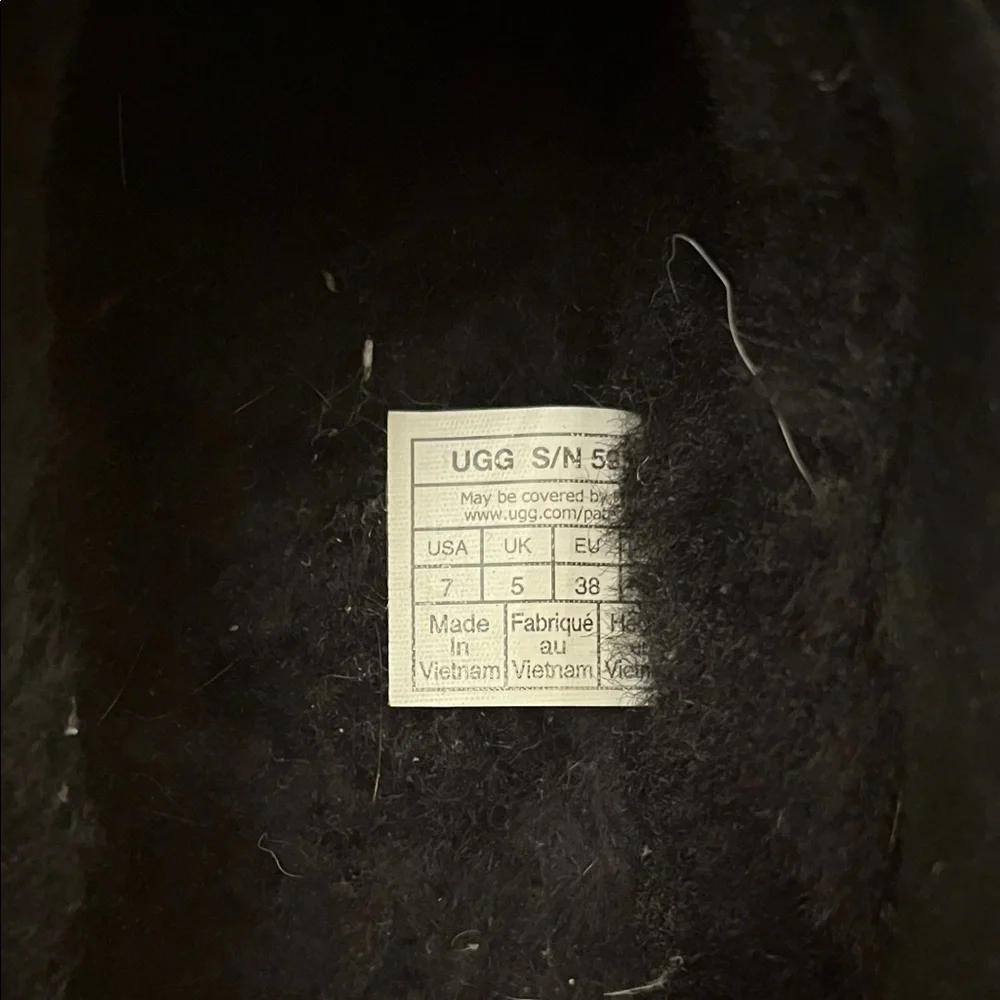 Black womens tasman Uggs slippers - Picture 3 of 4